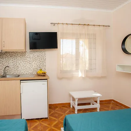 بيت ضيافة Eros Appartments 3*