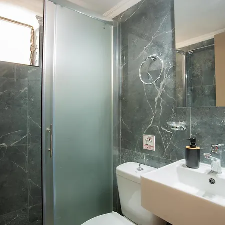 بيت ضيافة Eros Appartments 3*