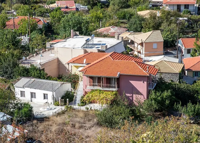 بيت ضيافة Eros Appartments Kalamítsi