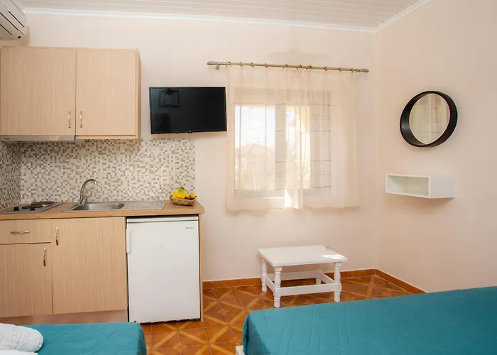 بيت ضيافة Eros Appartments 3*